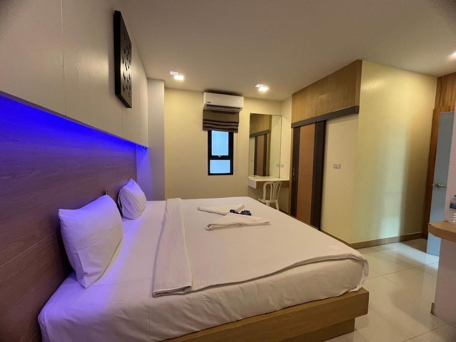 I Am O'Tel Patong Otel Dış mekan fotoğraf